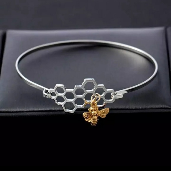 ✈$15 Honeycomb bee bracelet - Picture 3 of 6